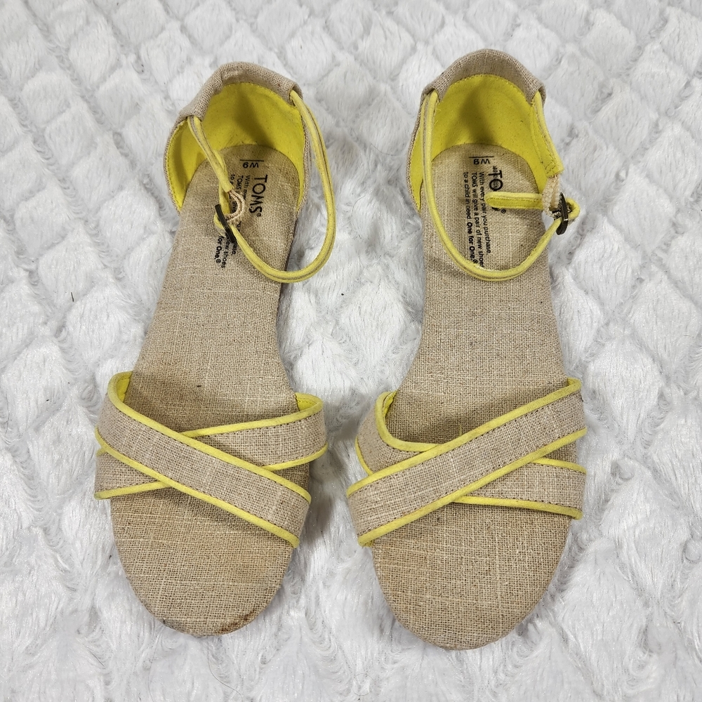 Toms Sandals Correa Burlap Sandal with neon yellow trim
